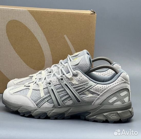 Удобные кроссовки Asics Sonoma