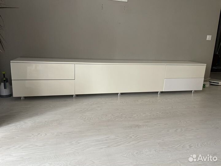 Тумбочка под телевизор