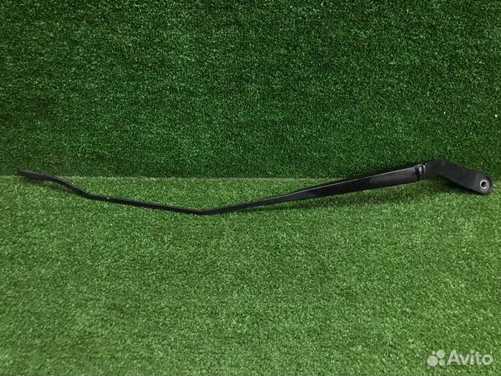 Поводок стеклоочистителя правый Chevrolet Cobalt