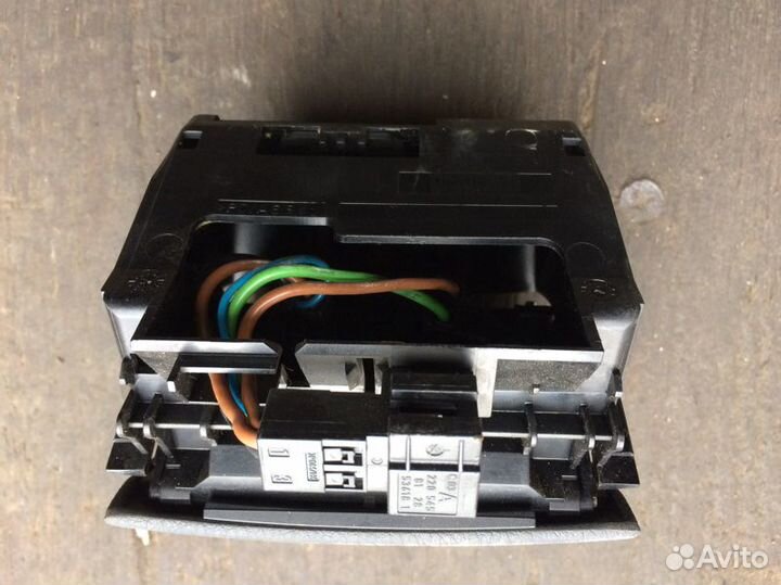 Панель прикуривателя передний Mercedes-Benz