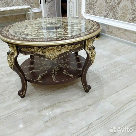 Журнальный столик