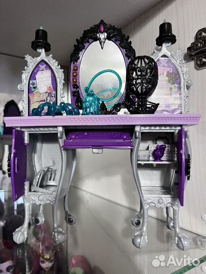 Ever After High столик Рейвен