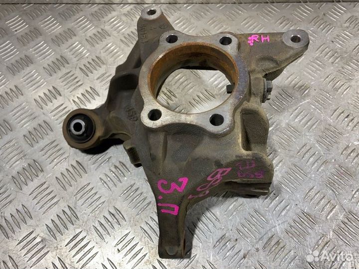 Кулак задний правый Subaru Outback BS