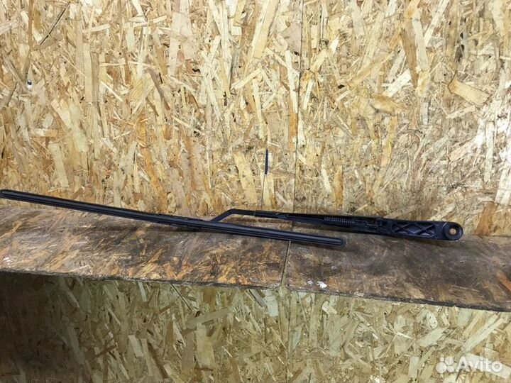 Поводок стеклоочистителя передний левый Hyundai