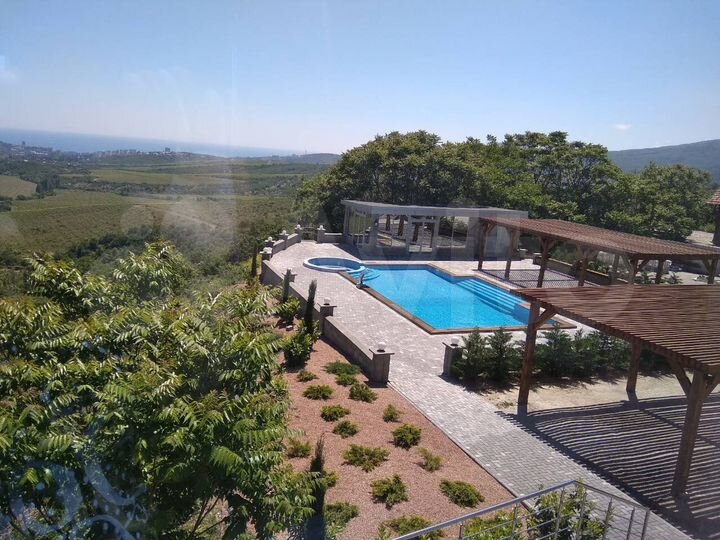 Коттедж 250 м² на участке 25 сот.