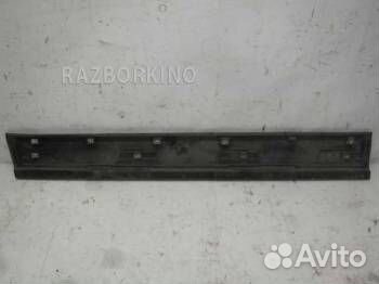 Накладка двери передней правой