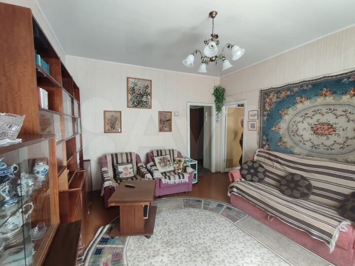 2-к. квартира, 54 м², 3/3 эт.