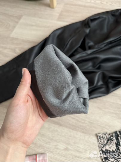 Кожаные брюки zara, футболка bershka