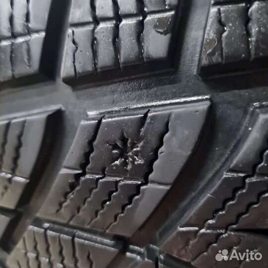 Goodyear UltraGrip Ice 235/55 R19