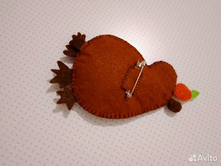 Брошь из фетра Капибара. Ручная работа