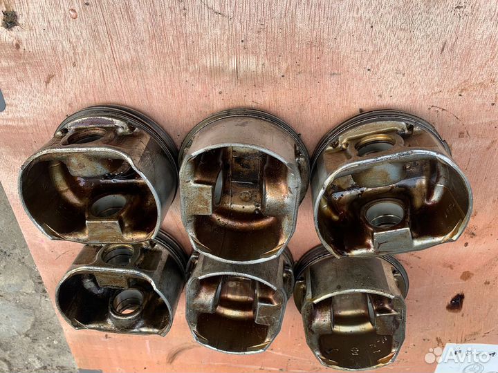 Поршень Крайслер sebring 2.7 2000г