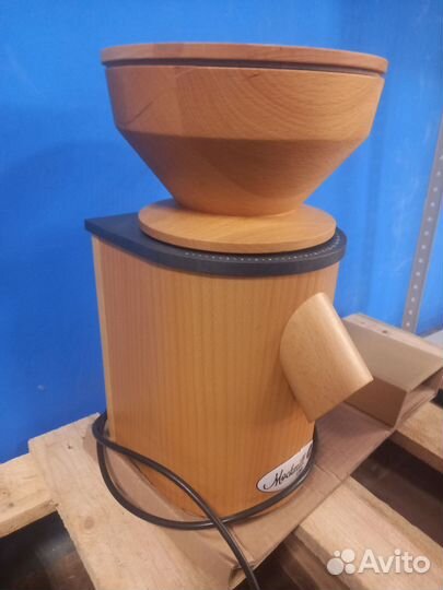 Электрическая мельница Mockmill Lino 200