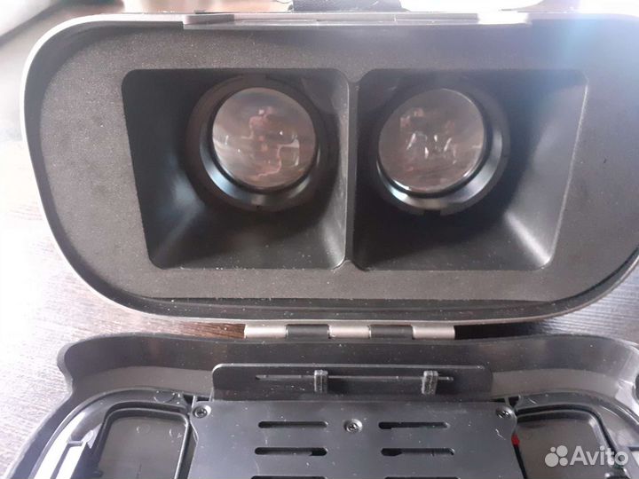 Очки виртуальной реальности в отличном состоянии