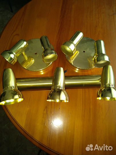 Светильники настенные