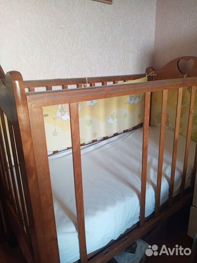 Продам детскую кроватку бу