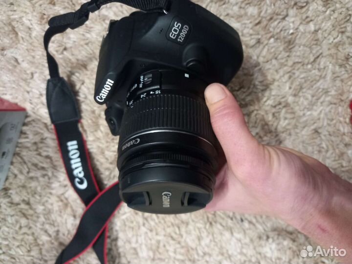 Зеркальный фотоаппарат Canon EOS 1200D