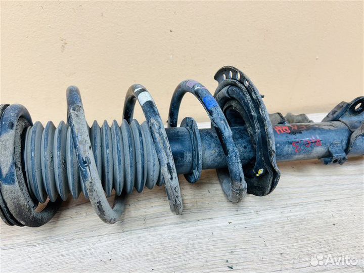 Амортизатор передний правый Hyundai Solaris 1