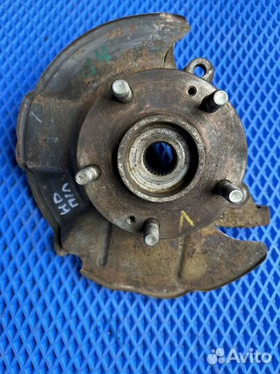 Поворотный кулак левый Hyundai Elantra hd