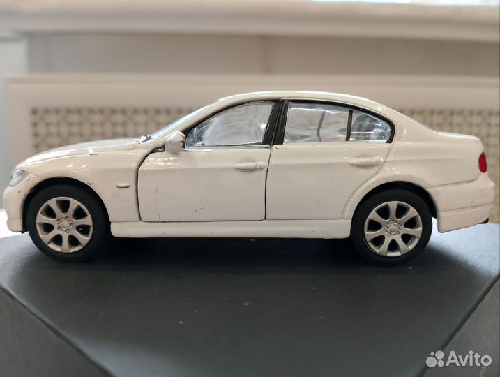 Модель BMW I, металлическая, инерционная