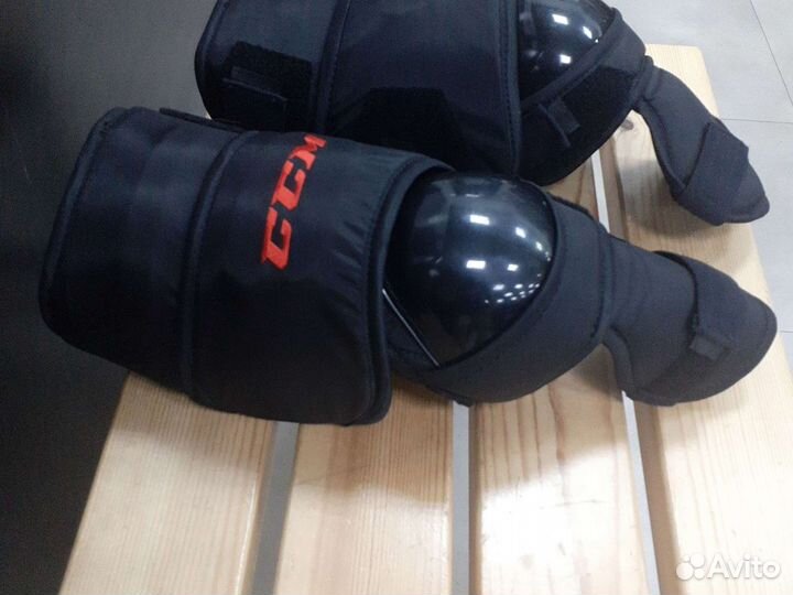 Защита коленей вратаря CCM 500 SR