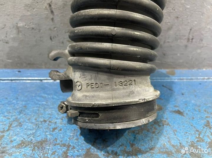 Патрубок дросселя Mazda 3 BM