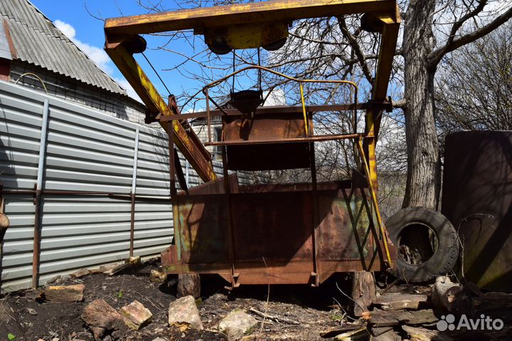 Самопогрузчик контейнеровоз