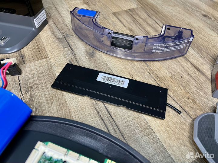 Запчасти для робота пылесоса Deebot Ozmo 950