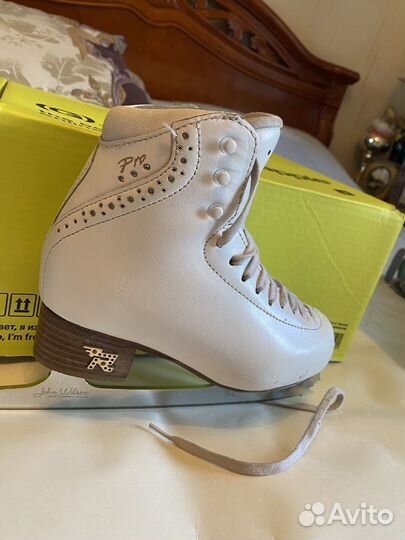 Профессиональные коньки для девочки Pro