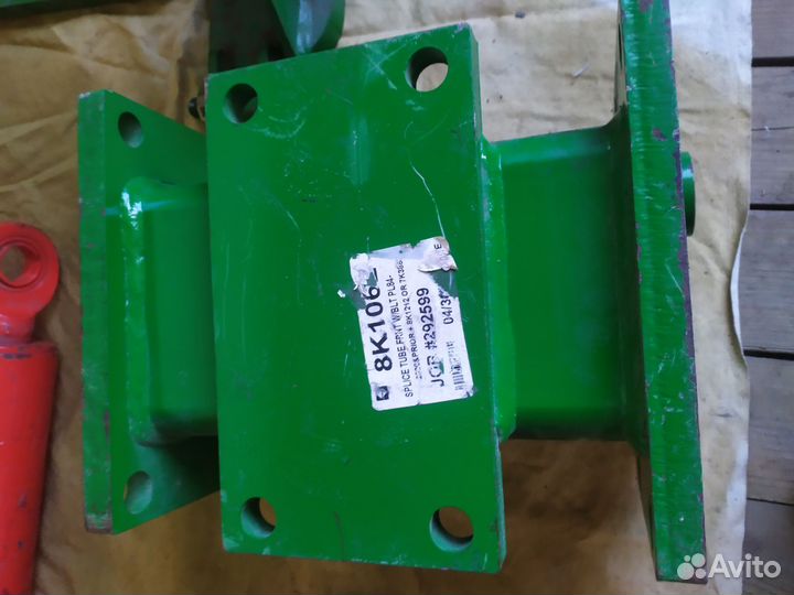 Pivot C/W 614HUB-WNG HD right