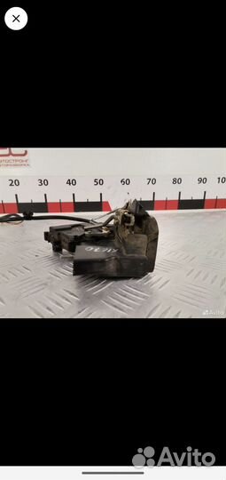 Замок передний правый Мазда 323 bj