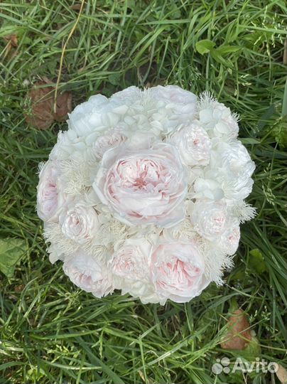 Композиция с пионами в подарок