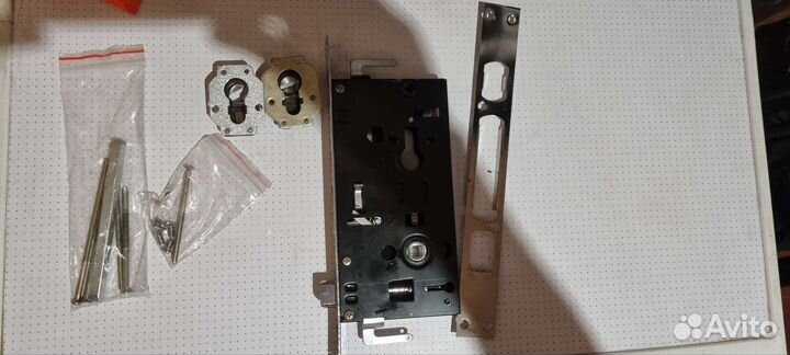 Замок врезной