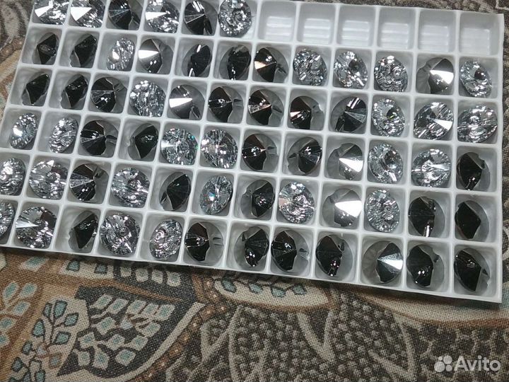 Пуговицы swarovski