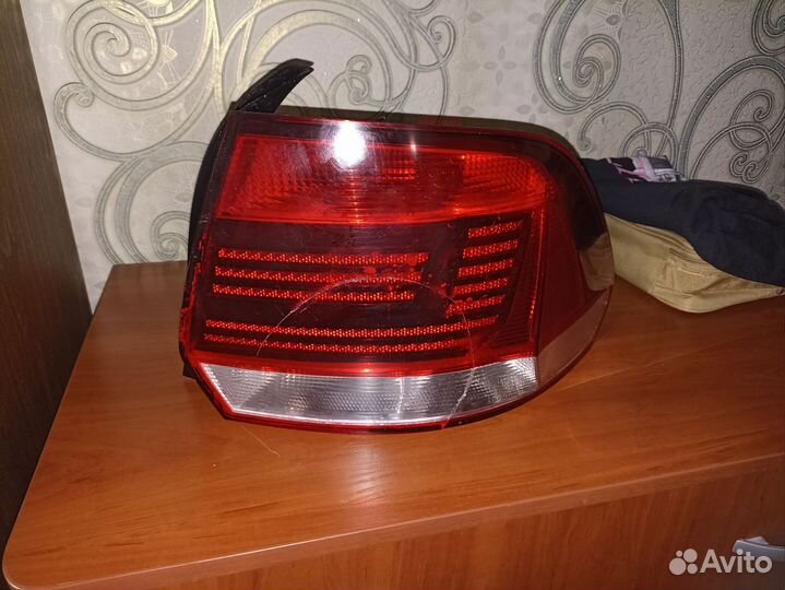 Задняя правая фара на volkswagen polo sedan