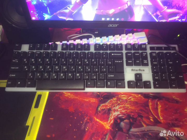 Игровая клавиатура с подсветкой