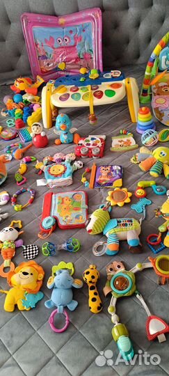 Развивающие игрушки пакетом с рождения до двух лет