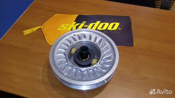 421438 Вариатор ведомый в сборе Ski-doo,Arctic cat