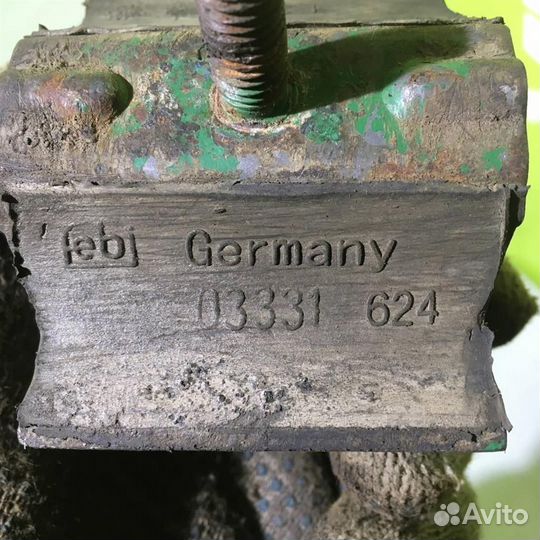 Опора двигателя Ауди 80 90 Б3