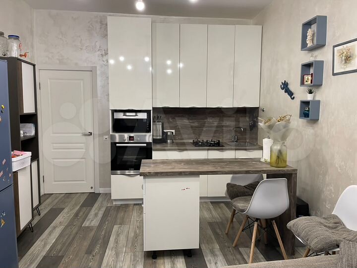 2-к. квартира, 84 м², 6/6 эт.