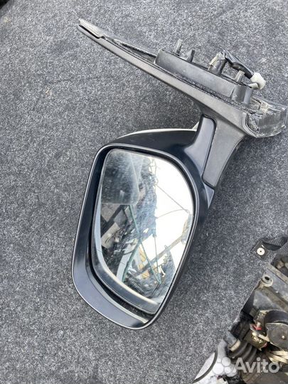 Левое боковое зеркало Toyota Corolla e 150