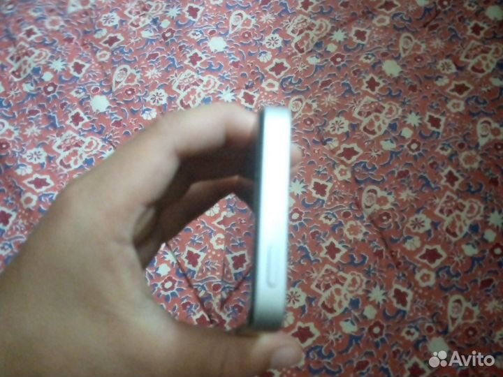 Телефон iPhone 5s