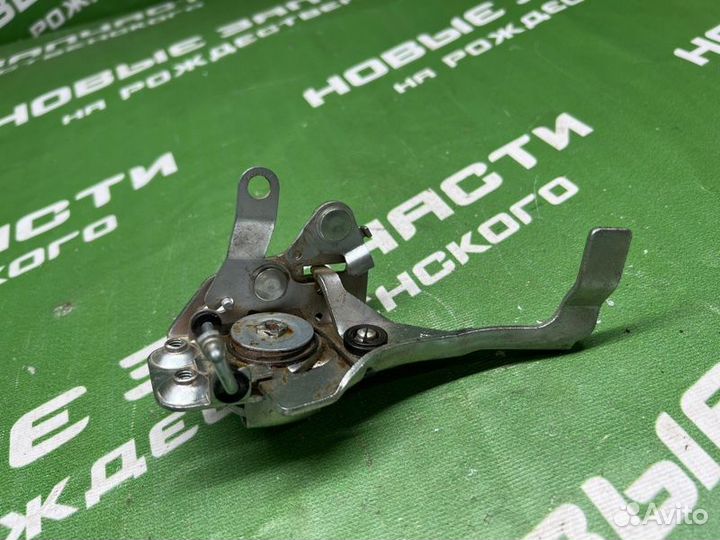 Передний левый замок двери Лада 2106