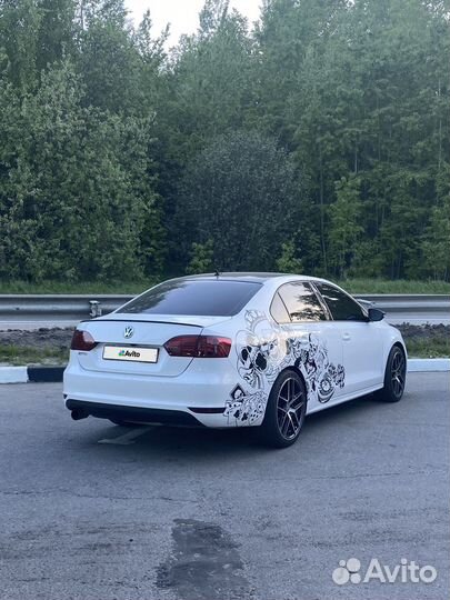 Volkswagen Jetta, 2012