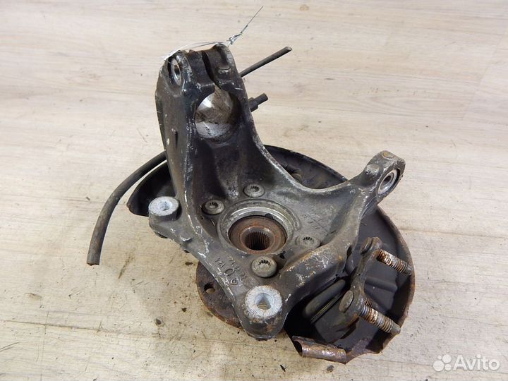 Кулак поворотный передний правый Vw Passat B6