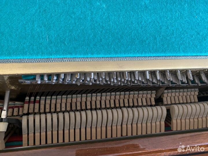 Продается фортепиано(Красный Октябрь), покупалось