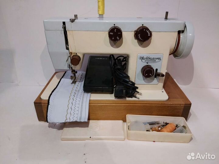 Швейная машинка Чайка 143 много есть