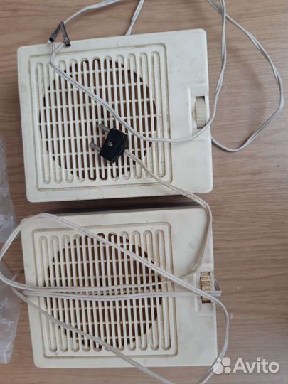 Радиоприемники 2шт, часы на запчасти