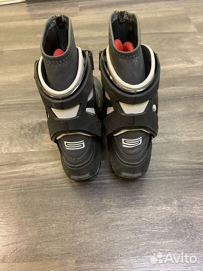 Лыжные ботинки spine