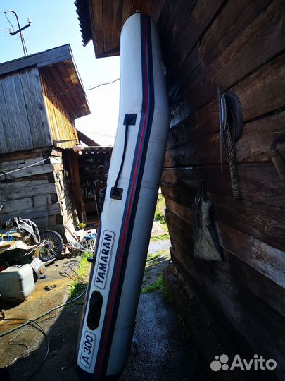 Надувная лодка с мотором