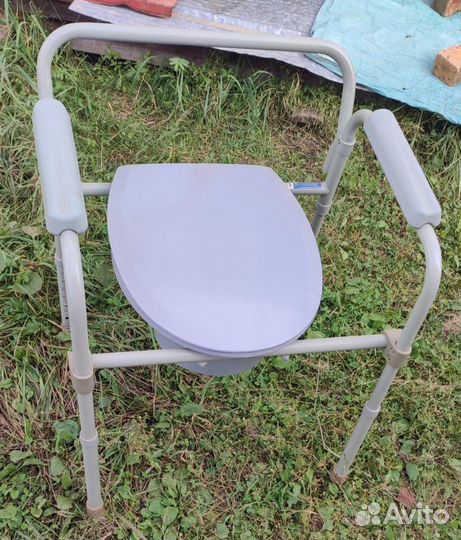 Кресло-туалет для пожилых